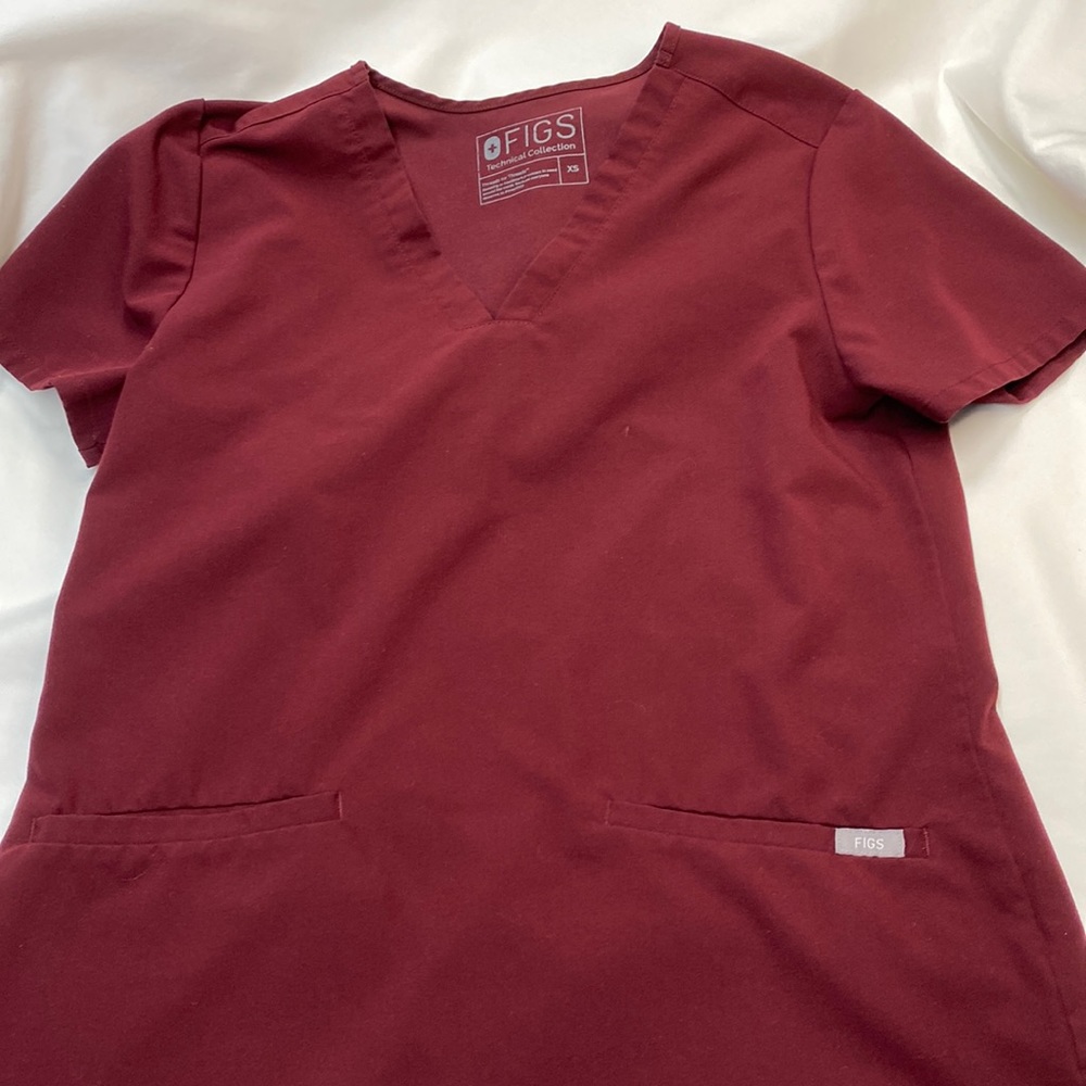Figs Scrub Top XS maroon